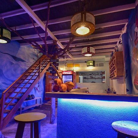 Palm Leaf Surf Cafe Hotel กอลล์ ภายนอก รูปภาพ