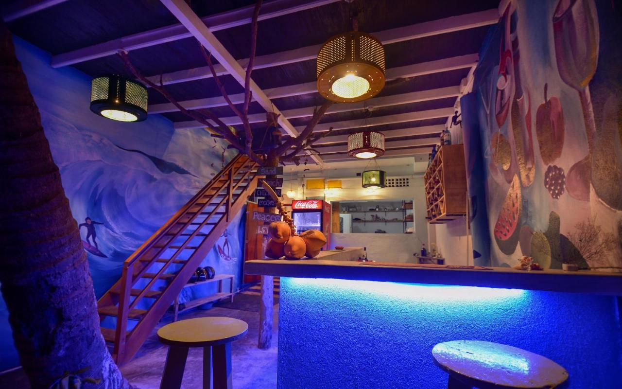 Palm Leaf Surf Cafe Hotel กอลล์ ภายนอก รูปภาพ